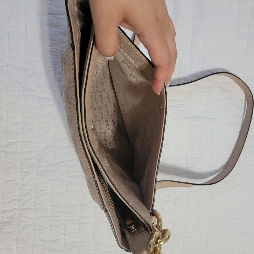 NWT MK Shoulder Convertible 'Hallie' Blush Leather Cross Body Bag - Picture 3 of 10